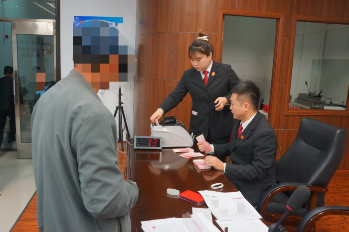 ������λ��������Ժ����50��ִ�п����˾����ŵ